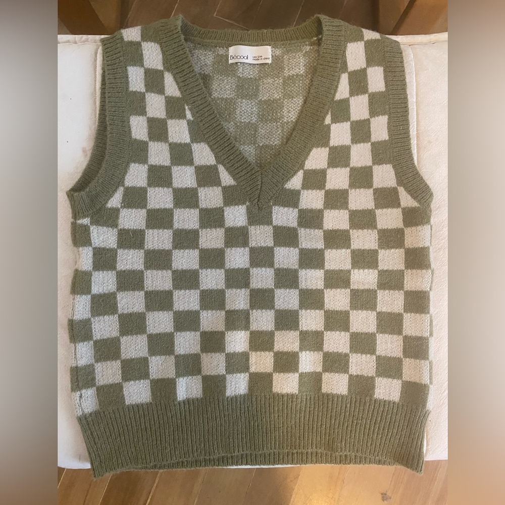 NWOT Boutique Sweater Vest